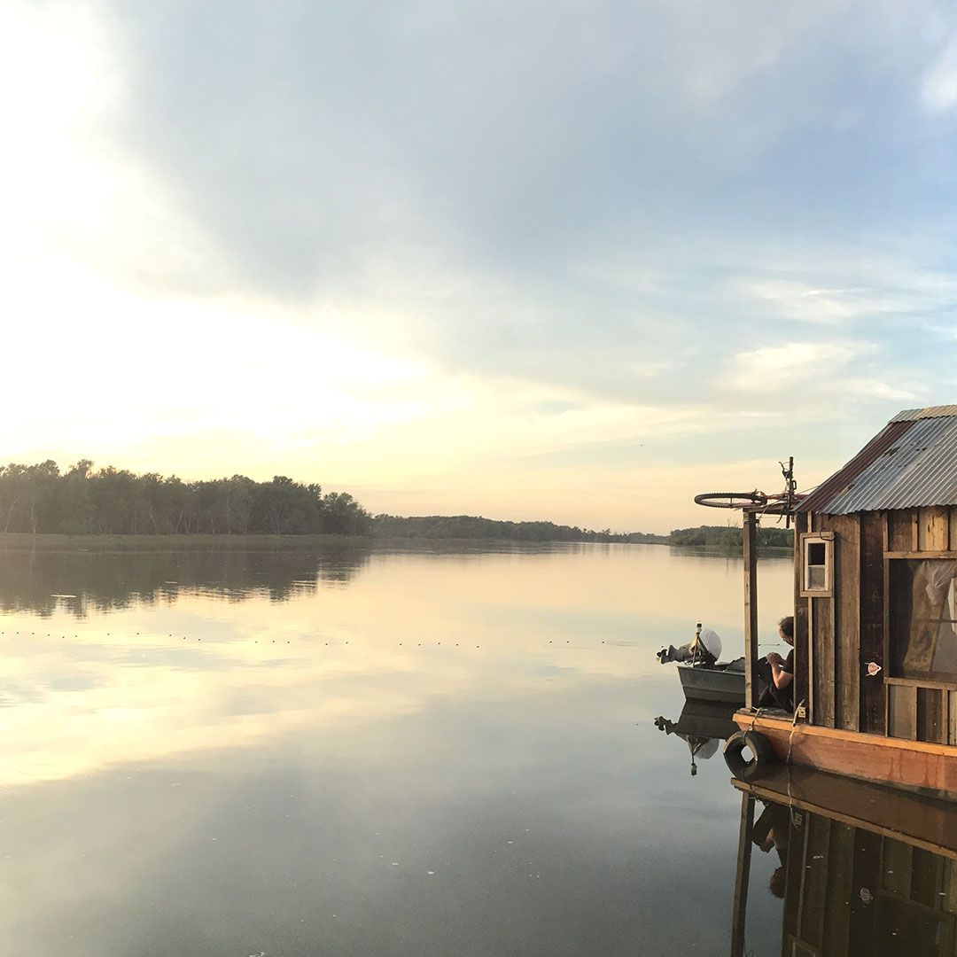 California Artist Launches Tennessee River Expedition on Homemade Shantyboat