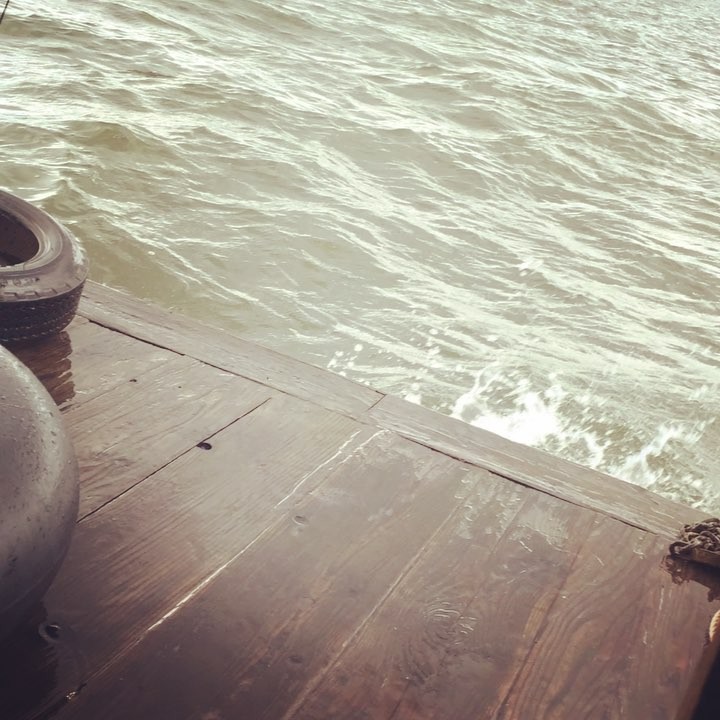 Shantyboat in high seas on the Tennessee River