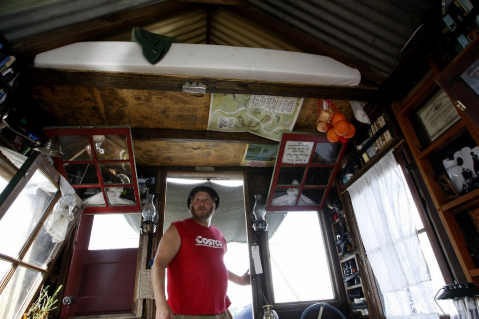 AL.com: On a shantyboat in Alabama, nights are hot, food is good and stories flow