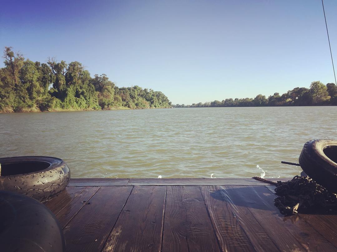 Down past the confluence with the Feather River approaching Sac, the river broadens out into the big river we are used to from our adventures on the Mississippi and Tennessee