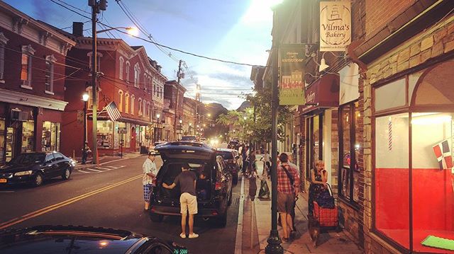 The amazingly bumpin’ streets of Haverstraw, a magical land where white, black, and brown people bustle around downtown