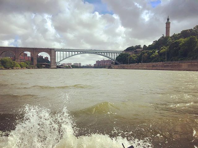 Big sky over and big waves around Manhattan on the Harlem River. An inopportune wind blows north