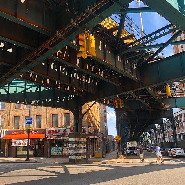 Jackson’s Deli in Long Island City, Queens and the 7 Train