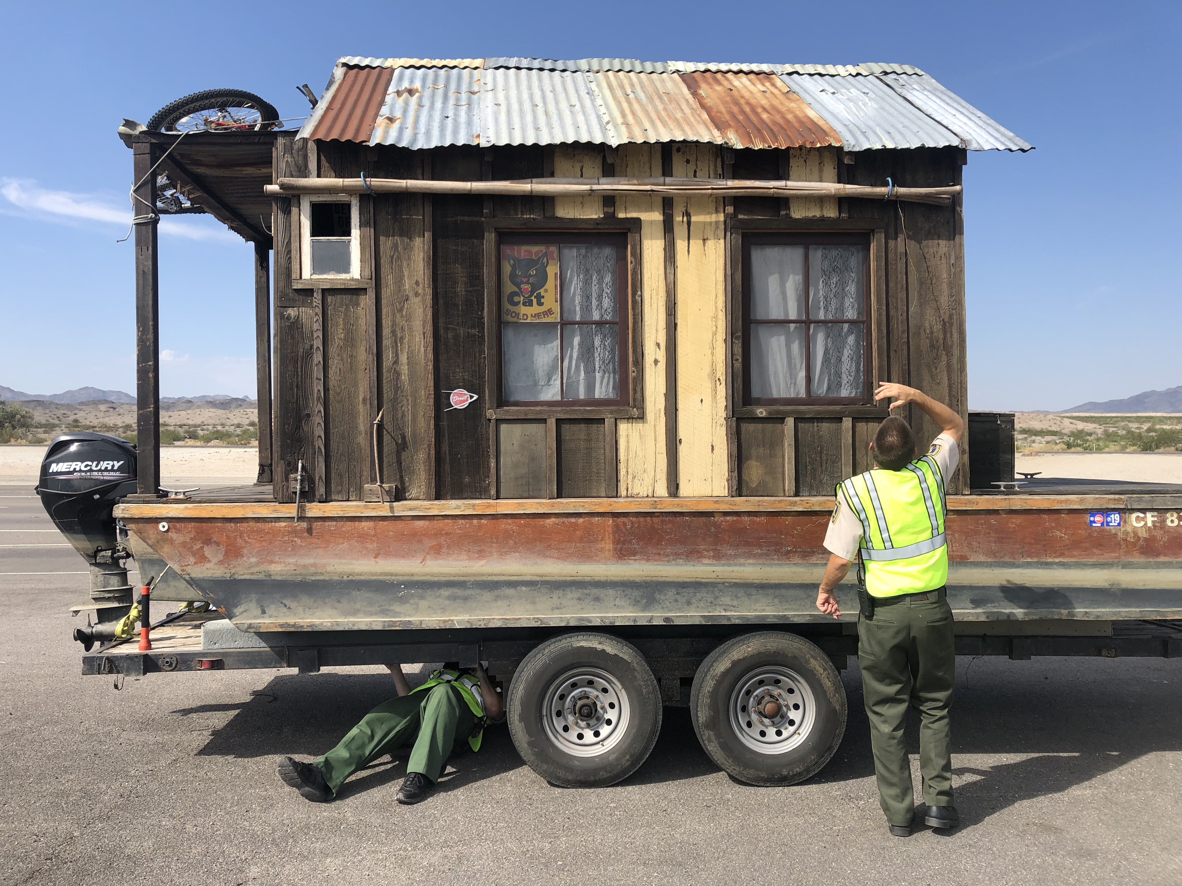 Trying to break the shantyboat into California