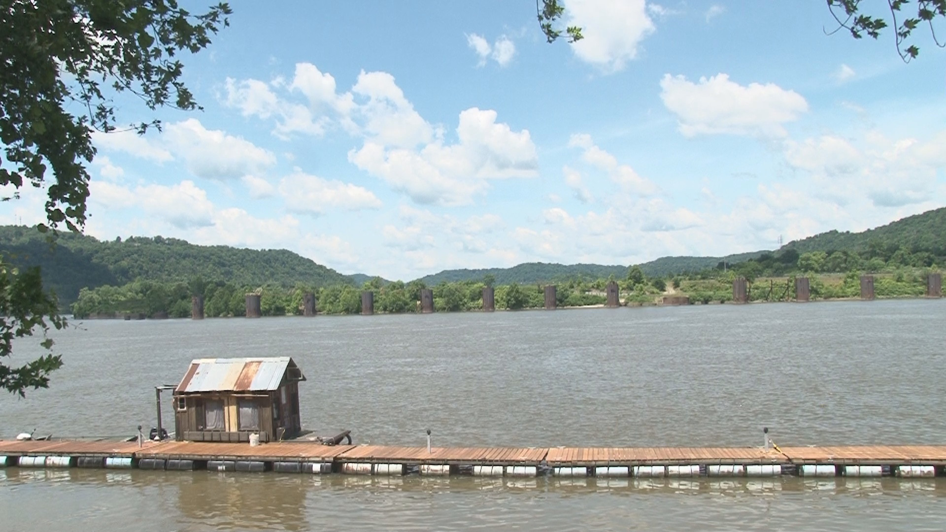 WTRF: “Shanty Boat” sails away today in Moundsville