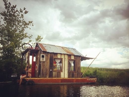 HeraldWeekly: The Lost History of American River Communities, Revisited by an Artist in a Shantyboat